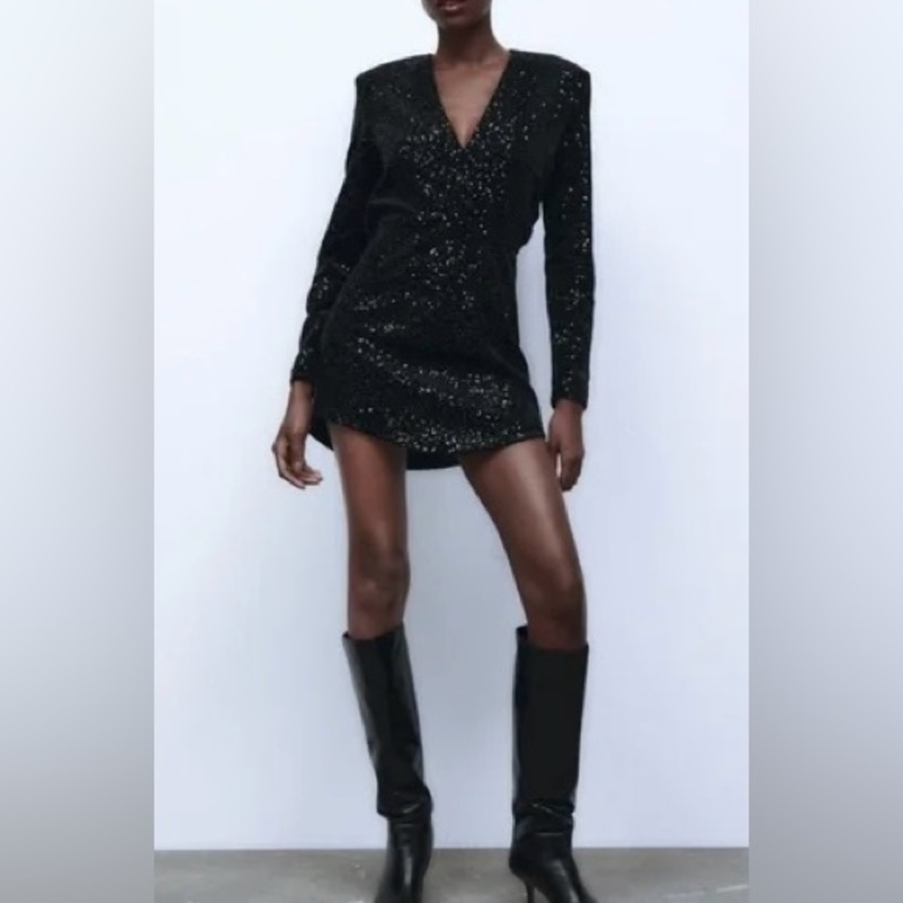Zara-SHORT SEQUIN DRESS-Women's Size: XS-
Color: Black-NEW!!